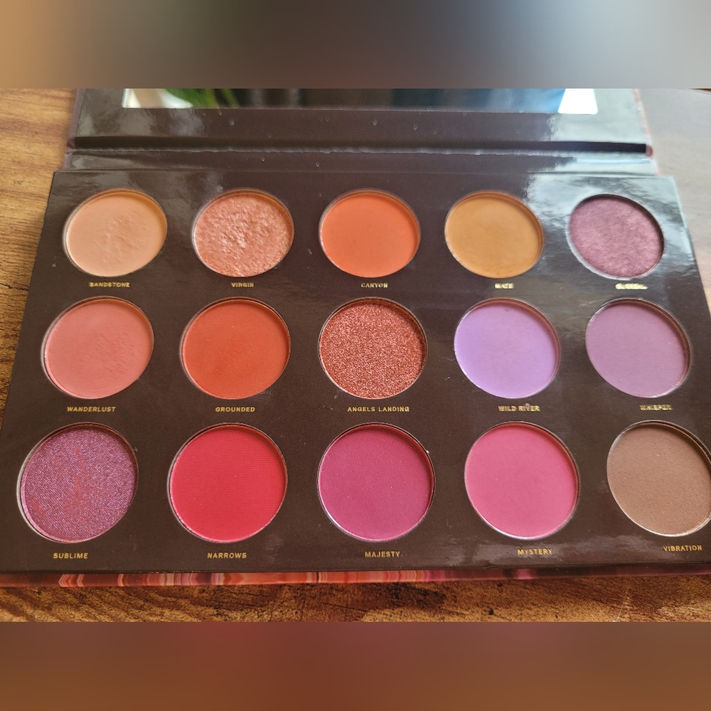 ❤️2 Ads/$20 - Hipdot Zion Pressed Pigment eyeshadow